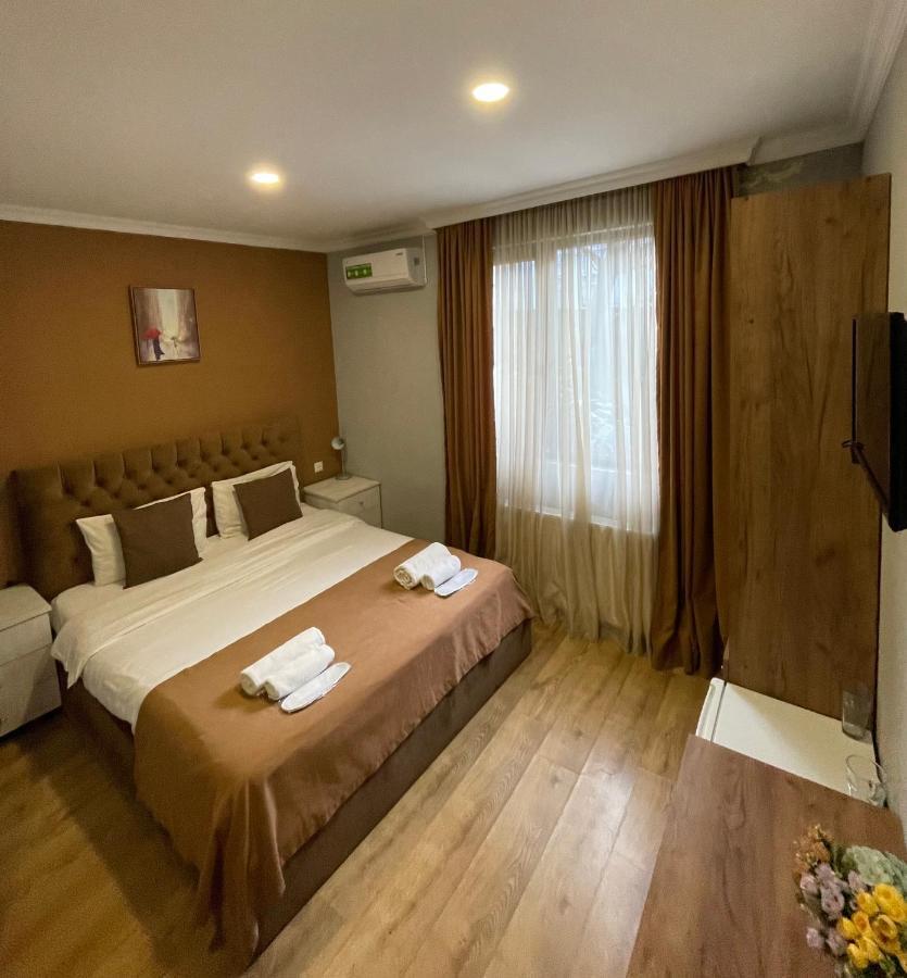 Book Hotel Tbilissi Extérieur photo