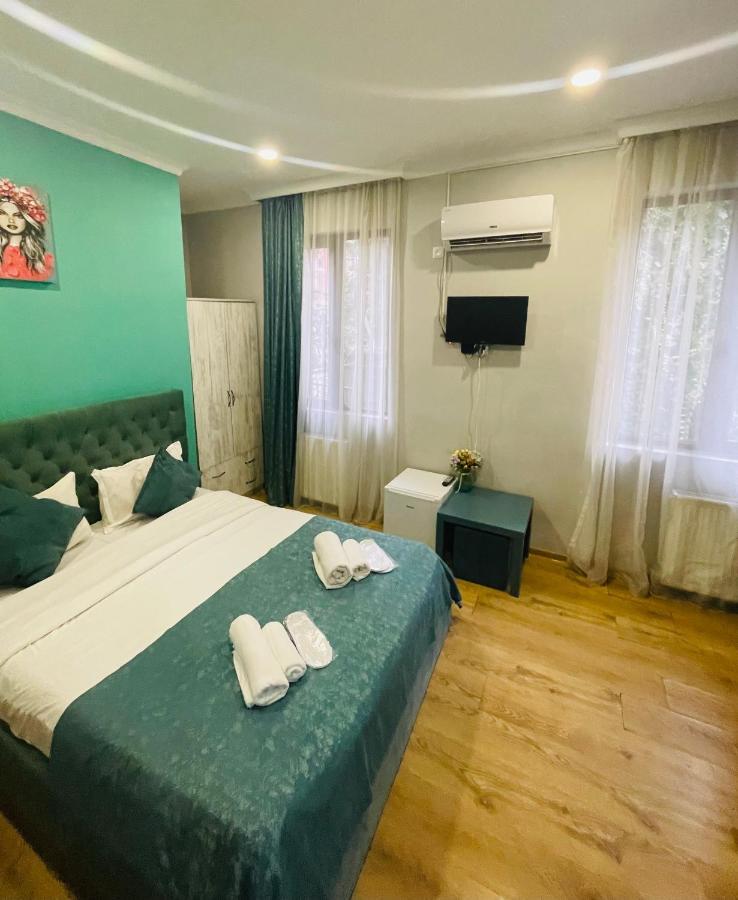 Book Hotel Tbilissi Extérieur photo