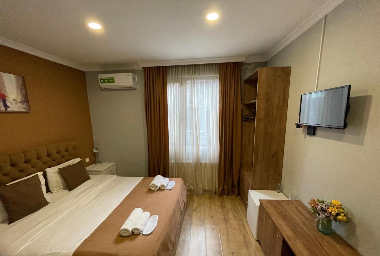 Book Hotel Tbilissi Extérieur photo
