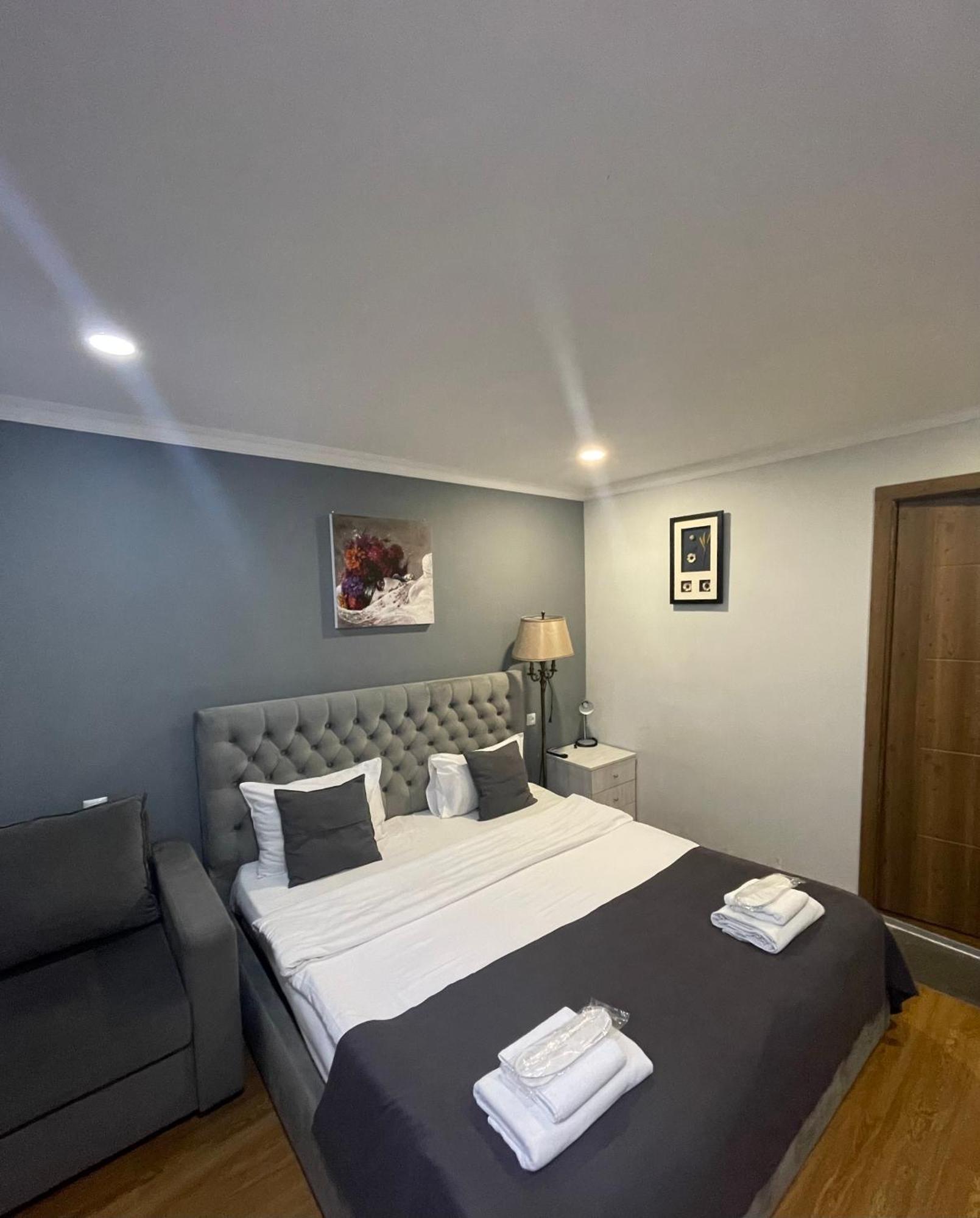 Book Hotel Tbilissi Extérieur photo